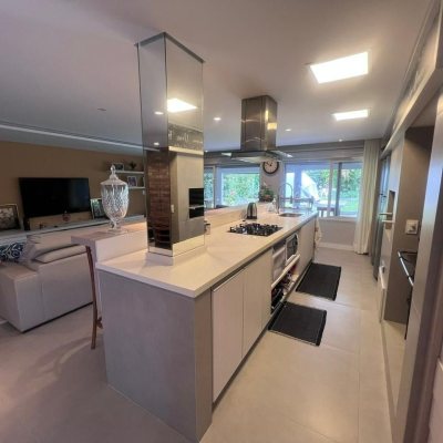 Casa Residencial com 152m², 2 quartos, 1 suíte, 2 garagens, no bairro Cachoeira Do Bom Jesus em Florianópolis