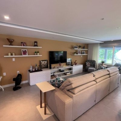 Casa Residencial com 152m², 2 quartos, 1 suíte, 2 garagens, no bairro Cachoeira Do Bom Jesus em Florianópolis