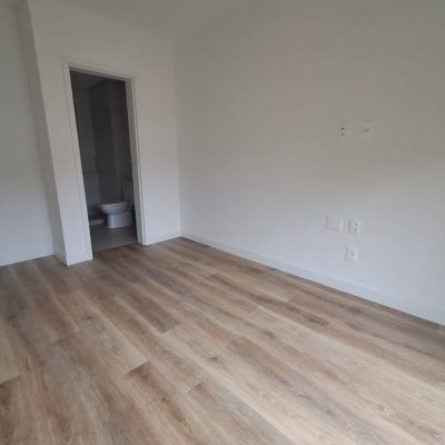 Apartamentos com 120m², 2 quartos, 1 suíte, 2 garagens, no bairro João Paulo em Florianópolis