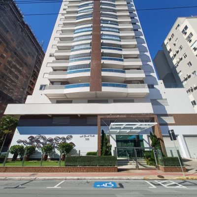 Apartamentos com 82m², 2 quartos, 1 suíte, 1 garagem, no bairro Campinas em São José