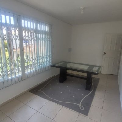 Casa Residencial com 90m², 2 quartos, 1 garagem, no bairro Agronômica em Florianópolis