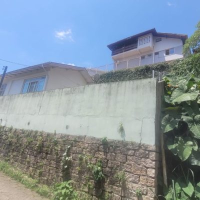 Casa Residencial com 90m², 2 quartos, 1 garagem, no bairro Agronômica em Florianópolis