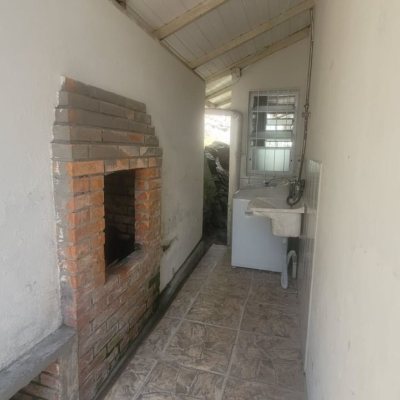 Casa Residencial com 90m², 2 quartos, 1 garagem, no bairro Agronômica em Florianópolis