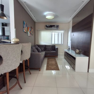 Casa Residencial com 235m², 3 quartos, 1 suíte, 2 garagens, no bairro Pedra Branca em Palhoça