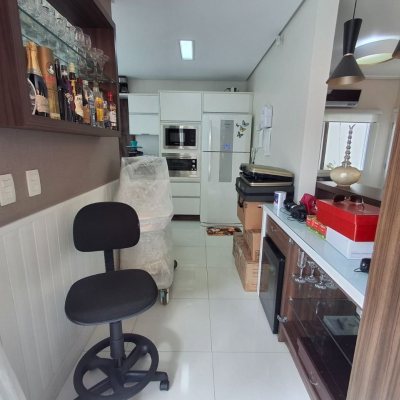 Casa Residencial com 235m², 3 quartos, 1 suíte, 2 garagens, no bairro Pedra Branca em Palhoça