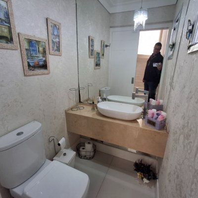 Casa Residencial com 235m², 3 quartos, 1 suíte, 2 garagens, no bairro Pedra Branca em Palhoça