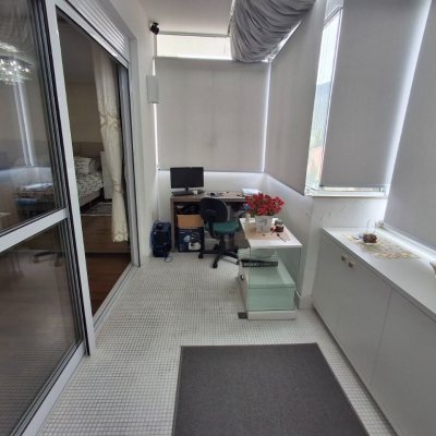 Casa Residencial com 235m², 3 quartos, 1 suíte, 2 garagens, no bairro Pedra Branca em Palhoça