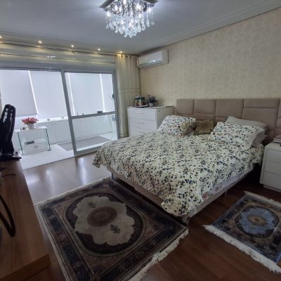 Casa Residencial com 235m², 3 quartos, 1 suíte, 2 garagens, no bairro Pedra Branca em Palhoça