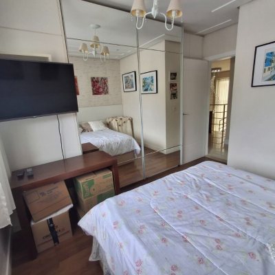 Casa Residencial com 235m², 3 quartos, 1 suíte, 2 garagens, no bairro Pedra Branca em Palhoça