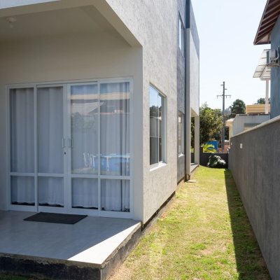 Casa Residencial com 151m², 3 quartos, 1 suíte, 4 garagens, no bairro Ingleses do Rio Vermelho em Florianópolis