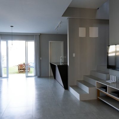 Casa Residencial com 151m², 3 quartos, 1 suíte, 4 garagens, no bairro Ingleses do Rio Vermelho em Florianópolis