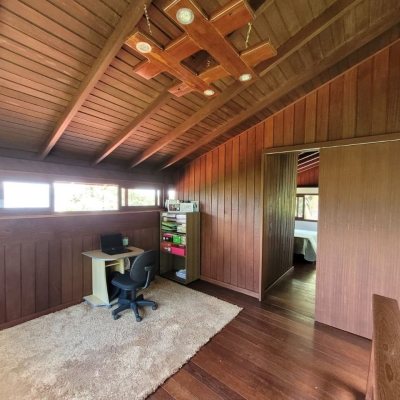 Casa Residencial com 210m², 3 quartos, 2 garagens, no bairro Ribeirão Da Ilha em Florianópolis