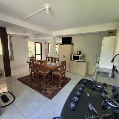 Casa Residencial com 210m², 3 quartos, 2 garagens, no bairro Ribeirão Da Ilha em Florianópolis