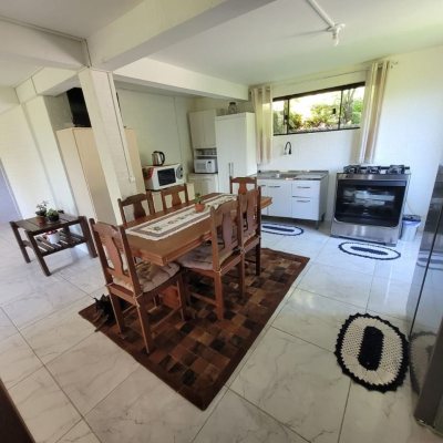 Casa Residencial com 210m², 3 quartos, 2 garagens, no bairro Ribeirão Da Ilha em Florianópolis