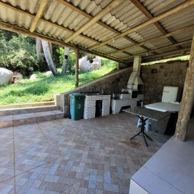 Casa Residencial com 210m², 3 quartos, 2 garagens, no bairro Ribeirão Da Ilha em Florianópolis