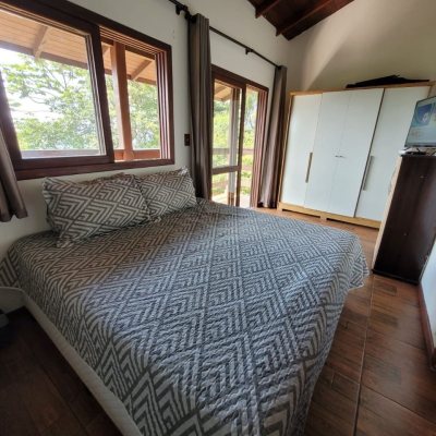 Casa Residencial com 210m², 3 quartos, 2 garagens, no bairro Ribeirão Da Ilha em Florianópolis