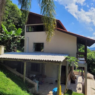 Casa Residencial com 210m², 3 quartos, 2 garagens, no bairro Ribeirão Da Ilha em Florianópolis