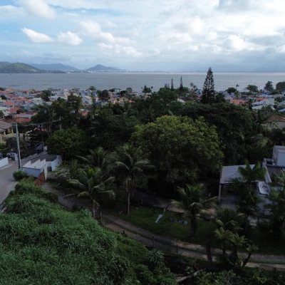 Terrenos Residenciais com 11211m², no bairro Sambaqui em Florianópolis