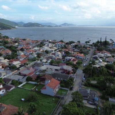 Terrenos Residenciais com 11211m², no bairro Sambaqui em Florianópolis