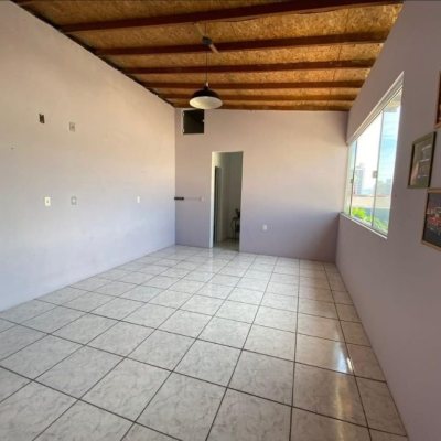 Casa Residencial com 189m², 3 quartos, 1 suíte, 4 garagens, no bairro Nossa Senhora Do Rosário em São José