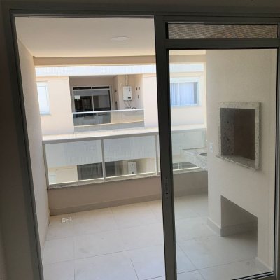 Apartamentos com 83m², 2 quartos, 1 suíte, 2 garagens, no bairro Ingleses do Rio Vermelho em Florianópolis