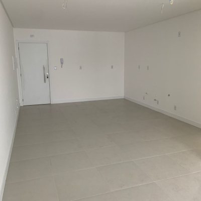 Apartamentos com 83m², 2 quartos, 1 suíte, 2 garagens, no bairro Ingleses do Rio Vermelho em Florianópolis