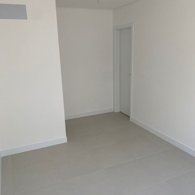 Apartamentos com 83m², 2 quartos, 1 suíte, 2 garagens, no bairro Ingleses do Rio Vermelho em Florianópolis