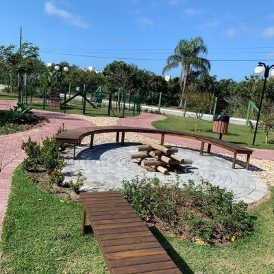 Apartamentos com 83m², 2 quartos, 1 suíte, 2 garagens, no bairro Ingleses do Rio Vermelho em Florianópolis