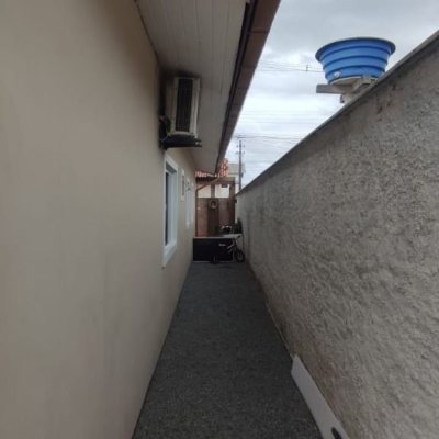 Casa Residencial, no bairro São João Do Rio Vermelho em Florianópolis