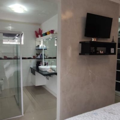 Casa Residencial, no bairro São João Do Rio Vermelho em Florianópolis