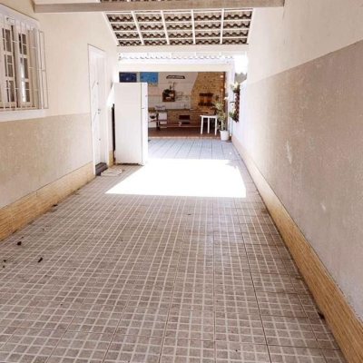 Casa Residencial com 140m², 4 quartos, 6 garagens, no bairro Ingleses do Rio Vermelho em Florianópolis