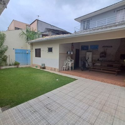 Casa Residencial com 140m², 4 quartos, 6 garagens, no bairro Ingleses do Rio Vermelho em Florianópolis