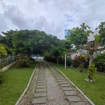 Casa Residencial com 140m², 4 quartos, 6 garagens, no bairro Ingleses do Rio Vermelho em Florianópolis