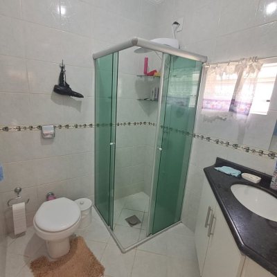 Casa Residencial com 140m², 4 quartos, 6 garagens, no bairro Ingleses do Rio Vermelho em Florianópolis