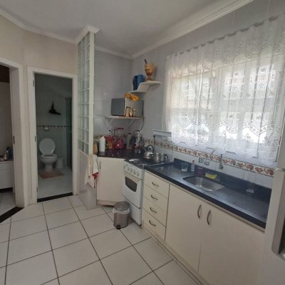 Casa Residencial com 140m², 4 quartos, 6 garagens, no bairro Ingleses do Rio Vermelho em Florianópolis