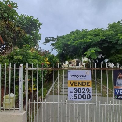 Casa Residencial com 140m², 4 quartos, 6 garagens, no bairro Ingleses do Rio Vermelho em Florianópolis