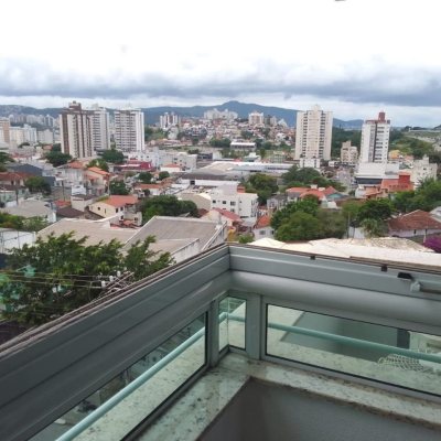 Apartamentos com 94m², 3 quartos, 1 suíte, 2 garagens, no bairro Estreito em Florianópolis