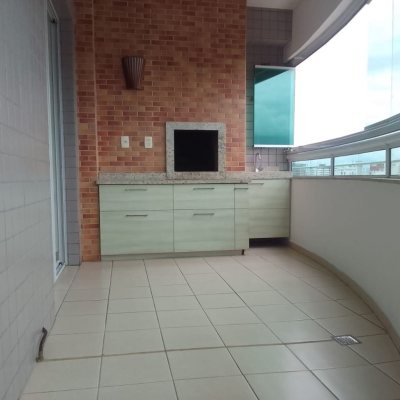 Apartamentos com 94m², 3 quartos, 1 suíte, 2 garagens, no bairro Estreito em Florianópolis