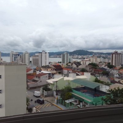 Apartamentos com 94m², 3 quartos, 1 suíte, 2 garagens, no bairro Estreito em Florianópolis