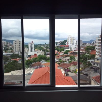Apartamentos com 94m², 3 quartos, 1 suíte, 2 garagens, no bairro Estreito em Florianópolis