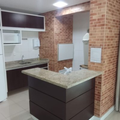 Apartamentos com 94m², 3 quartos, 1 suíte, 2 garagens, no bairro Estreito em Florianópolis
