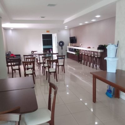 Apartamentos com 94m², 3 quartos, 1 suíte, 2 garagens, no bairro Estreito em Florianópolis