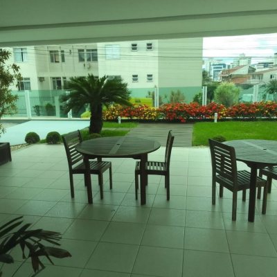 Apartamentos com 94m², 3 quartos, 1 suíte, 2 garagens, no bairro Estreito em Florianópolis