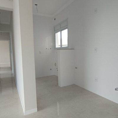 Cobertura com 164m², 3 quartos, 1 suíte, 2 garagens, no bairro Ingleses do Rio Vermelho em Florianópolis