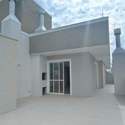 Cobertura com 164m², 3 quartos, 1 suíte, 2 garagens, no bairro Ingleses do Rio Vermelho em Florianópolis