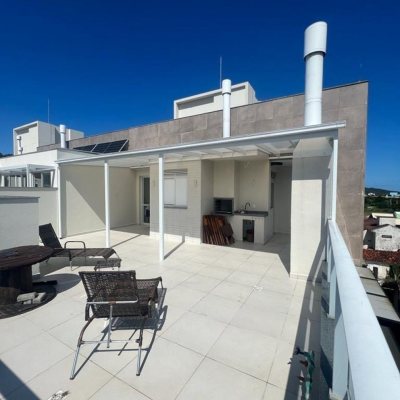 Cobertura com 138m², 2 quartos, 1 suíte, 2 garagens, no bairro Campeche em Florianópolis