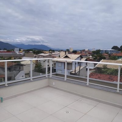 Cobertura com 138m², 2 quartos, 1 suíte, 2 garagens, no bairro Campeche em Florianópolis