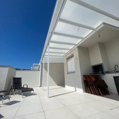 Cobertura com 138m², 2 quartos, 1 suíte, 2 garagens, no bairro Campeche em Florianópolis