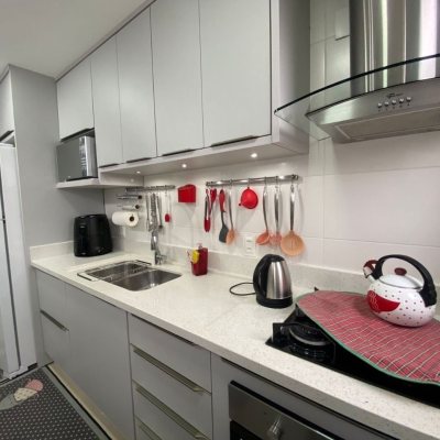 Apartamentos com 75m², 2 quartos, 1 suíte, 1 garagem, no bairro Centro em Palhoça