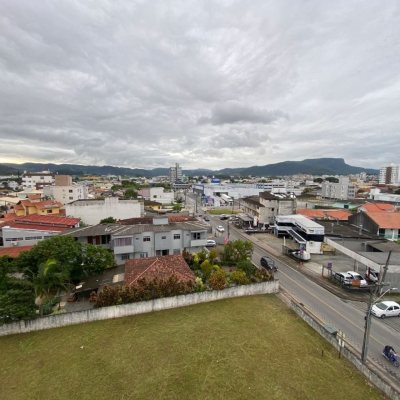 Apartamentos com 75m², 2 quartos, 1 suíte, 1 garagem, no bairro Centro em Palhoça